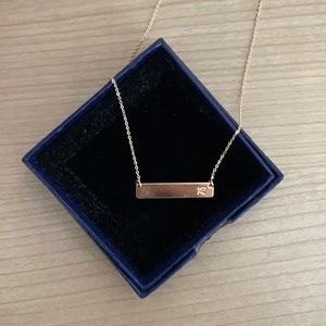 R necklace